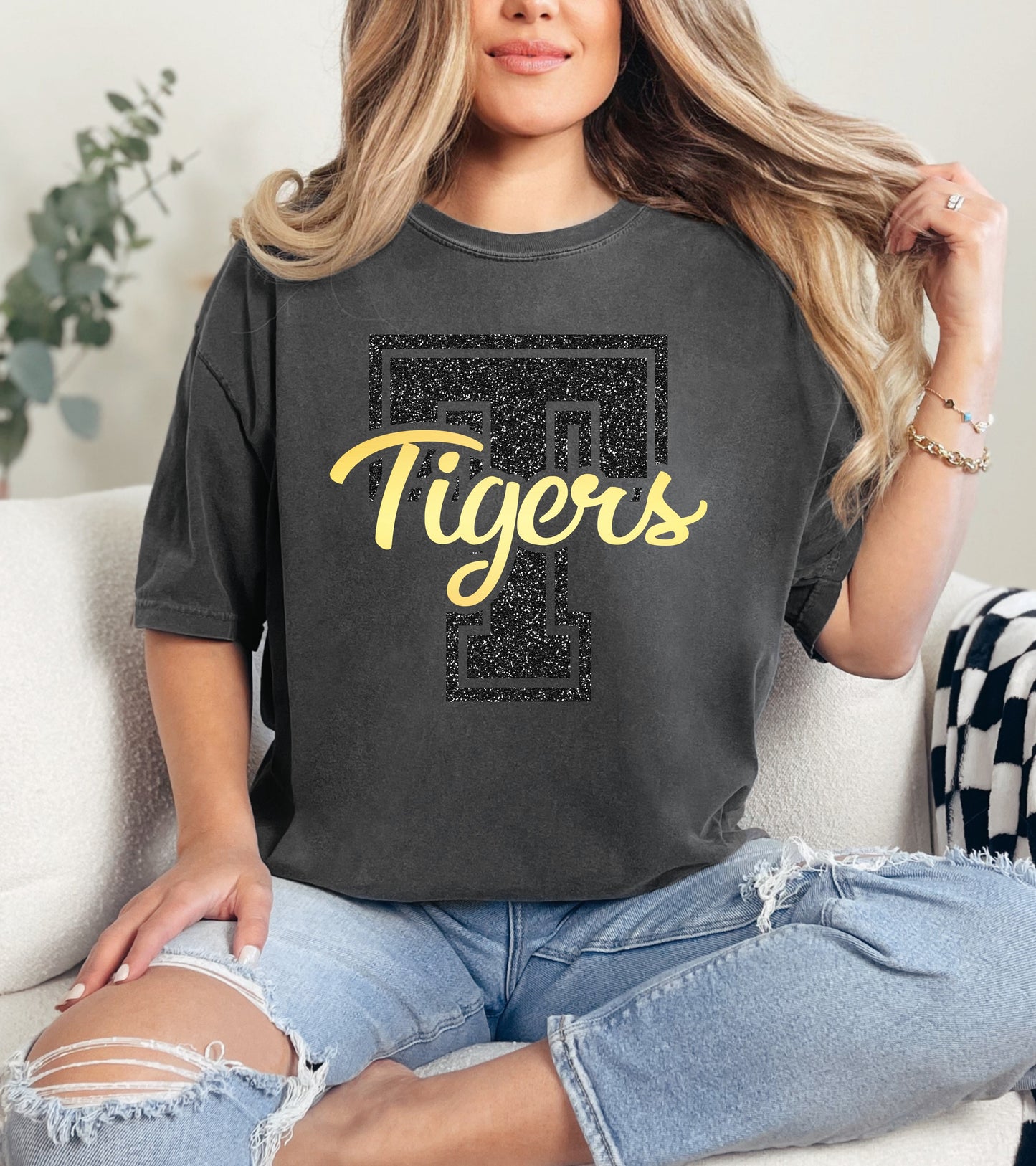 Tiger Glitter Graphic Tee (Pepper) PREORDER ETA 3/15