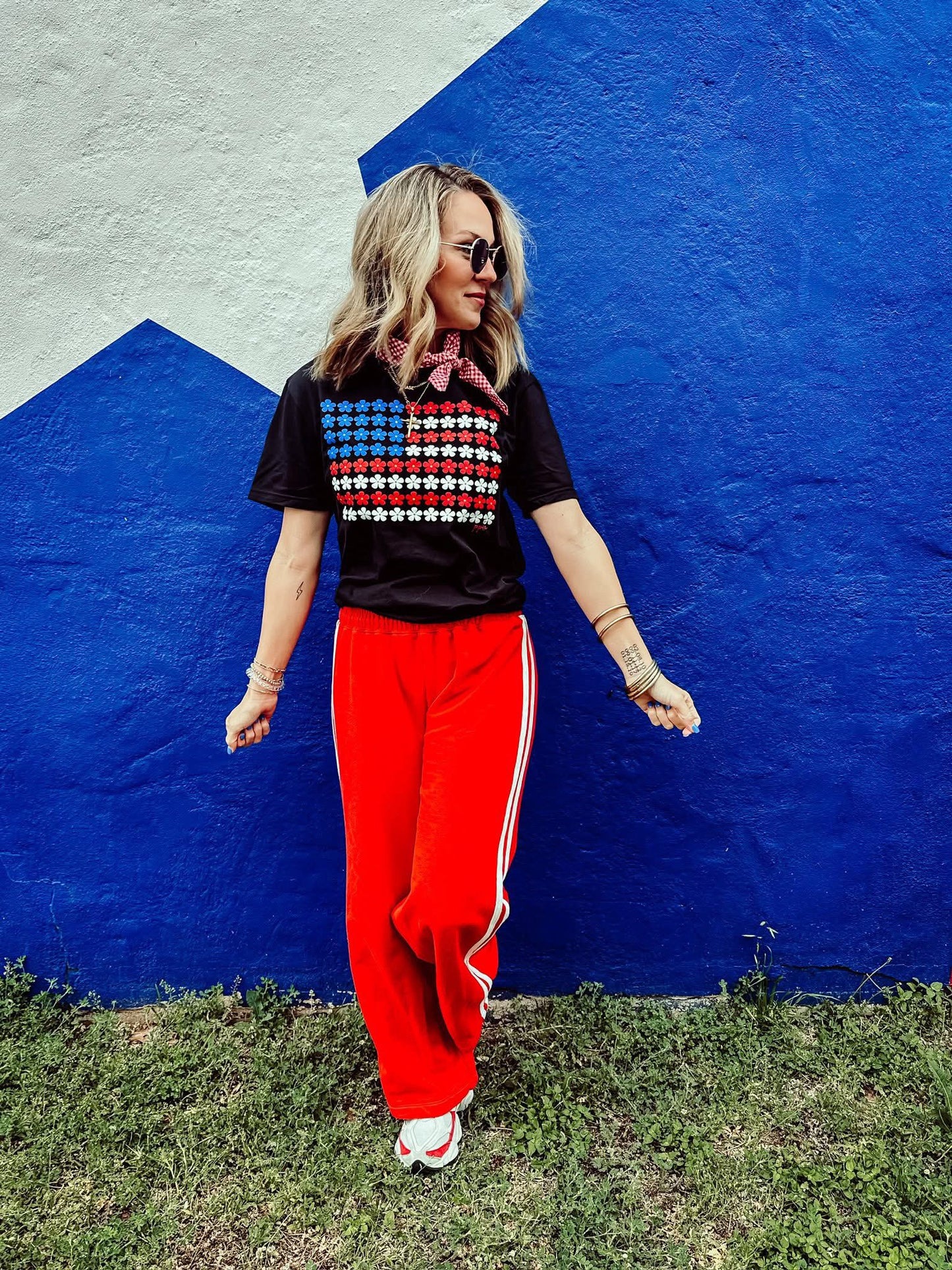 USA Daisy Flag Tee (Black)
