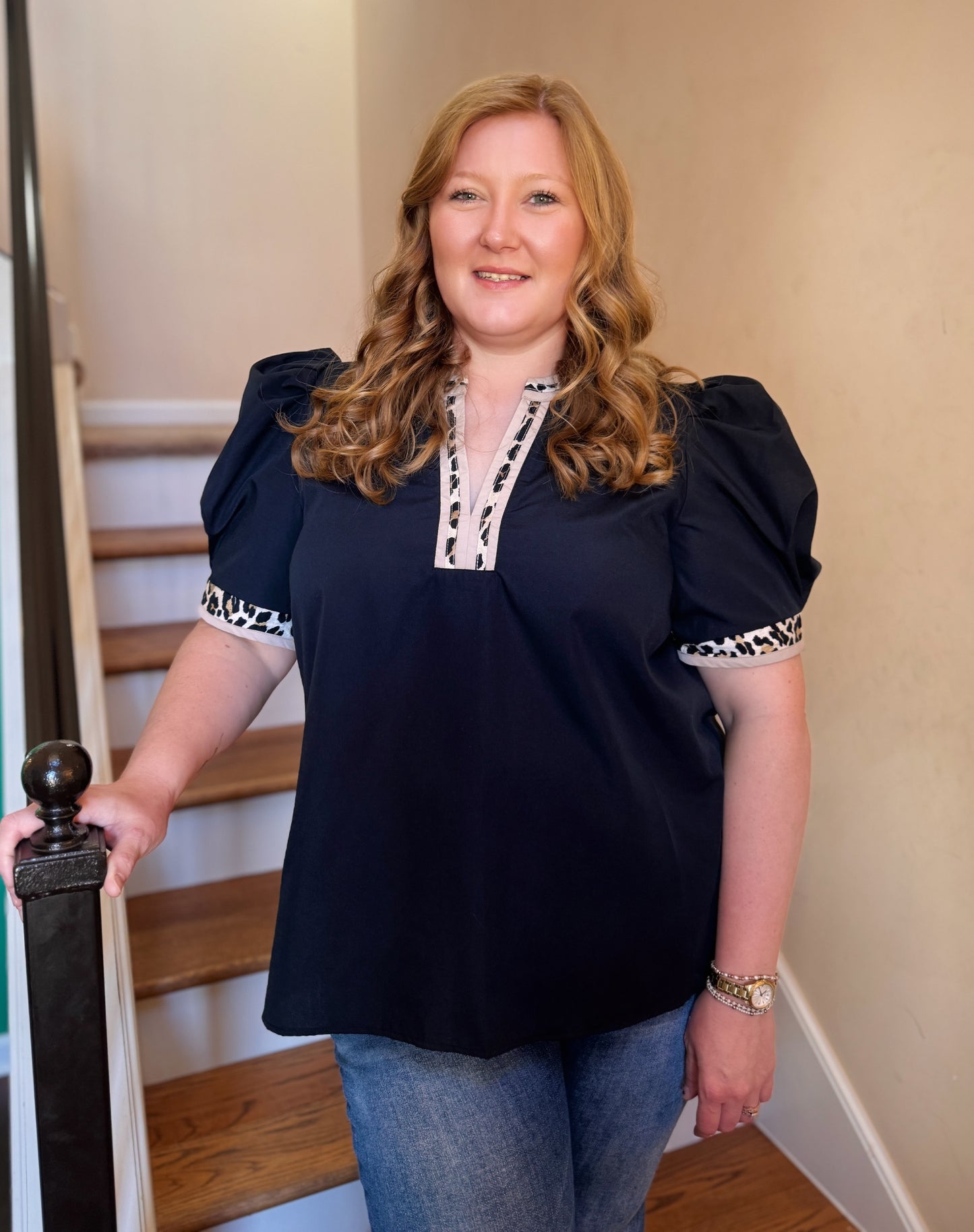 Leo Contrast Collar Top (Black)