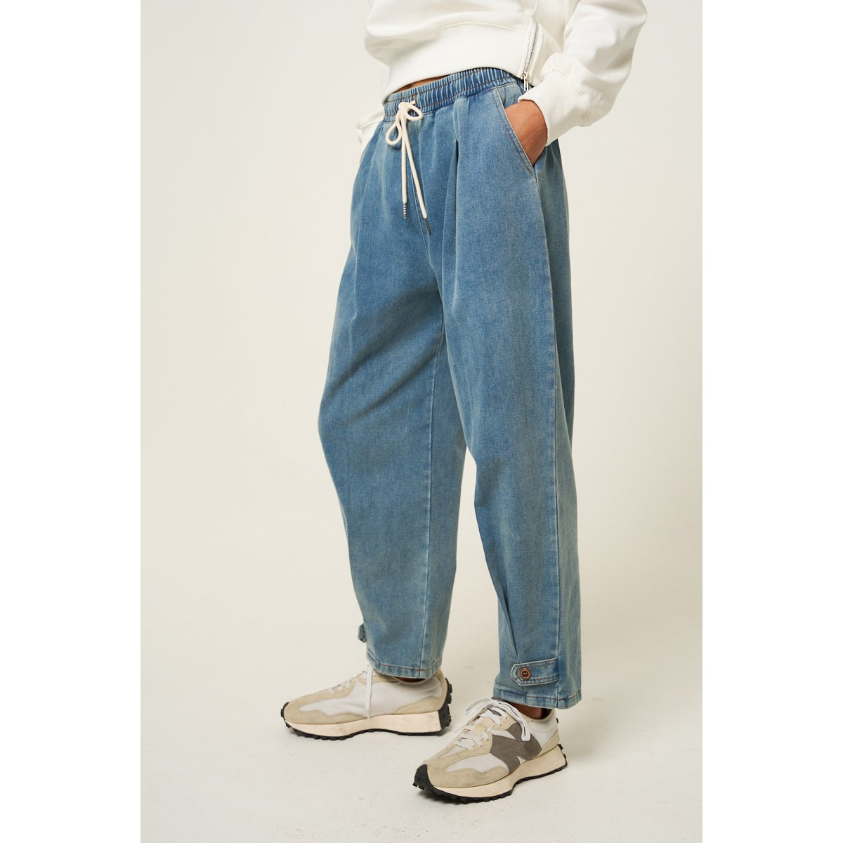 Relaxed Barrel Leg Denim