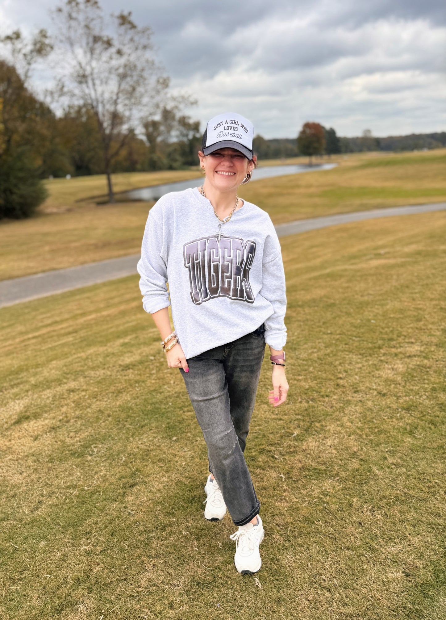 Tiger Puff V-Cut Sweatshirt (Grey)