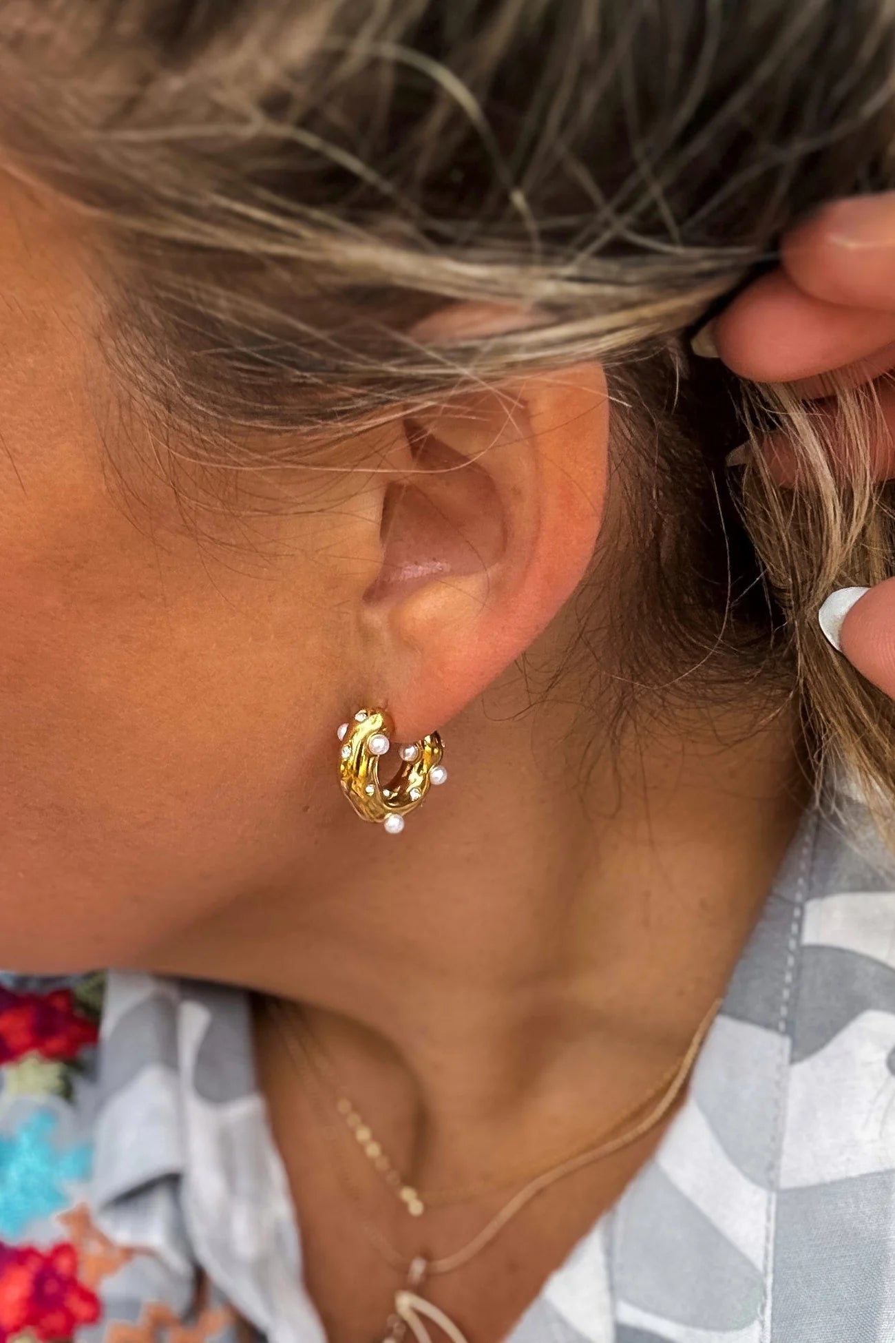 Pearl Hoop Earrings (Gold)