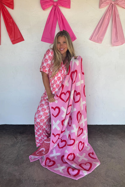 XOXO Cloud Blanket (Pink)