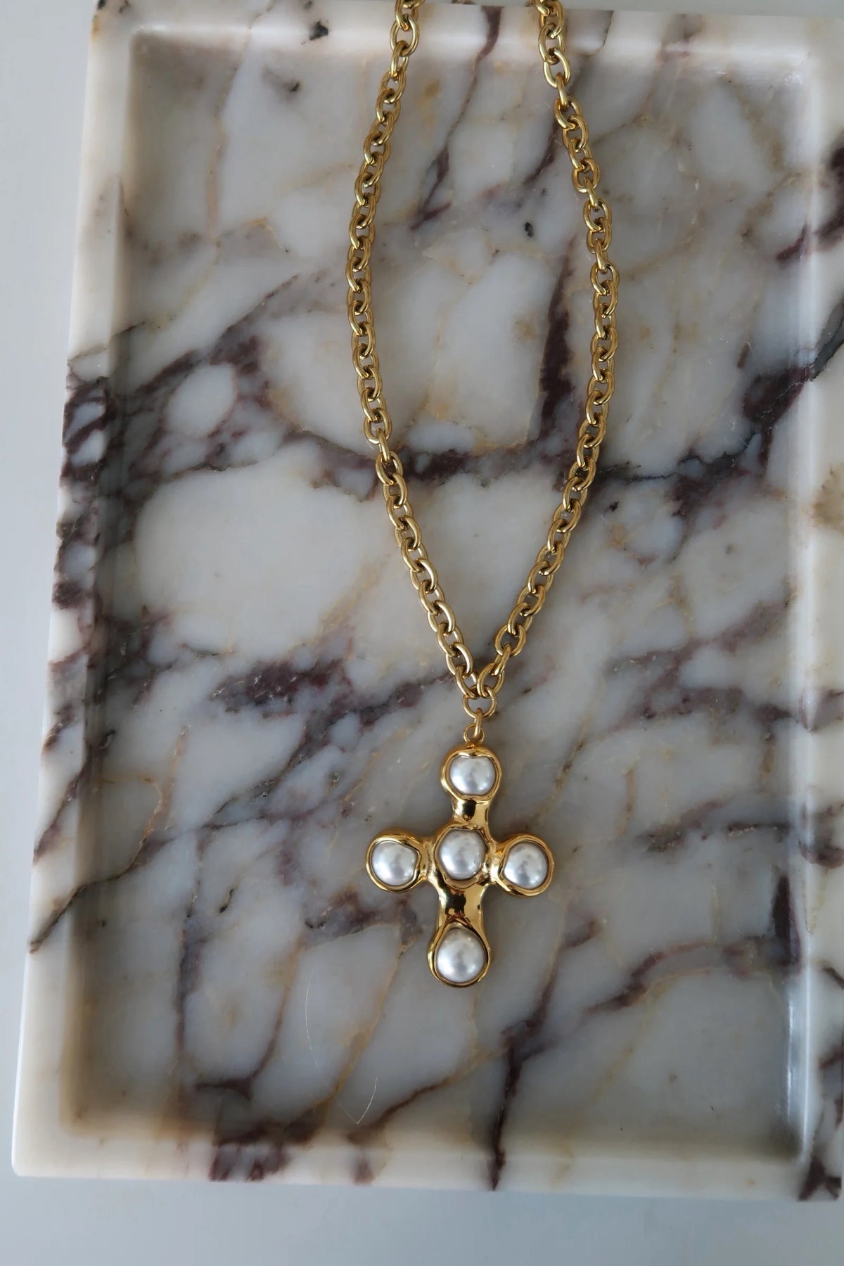 Ada Cross Necklace (Gold)